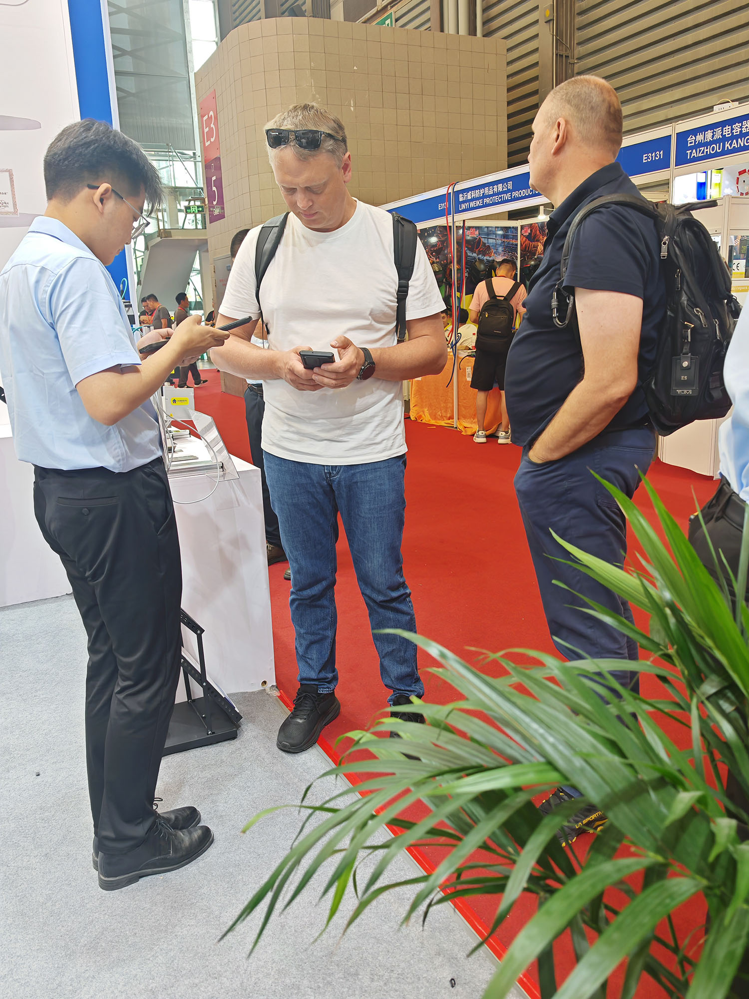 創(chuàng)想智控亮相第28屆北京·埃森焊接展，免示教與零前置焊縫跟蹤技術引爆現(xiàn)場關注