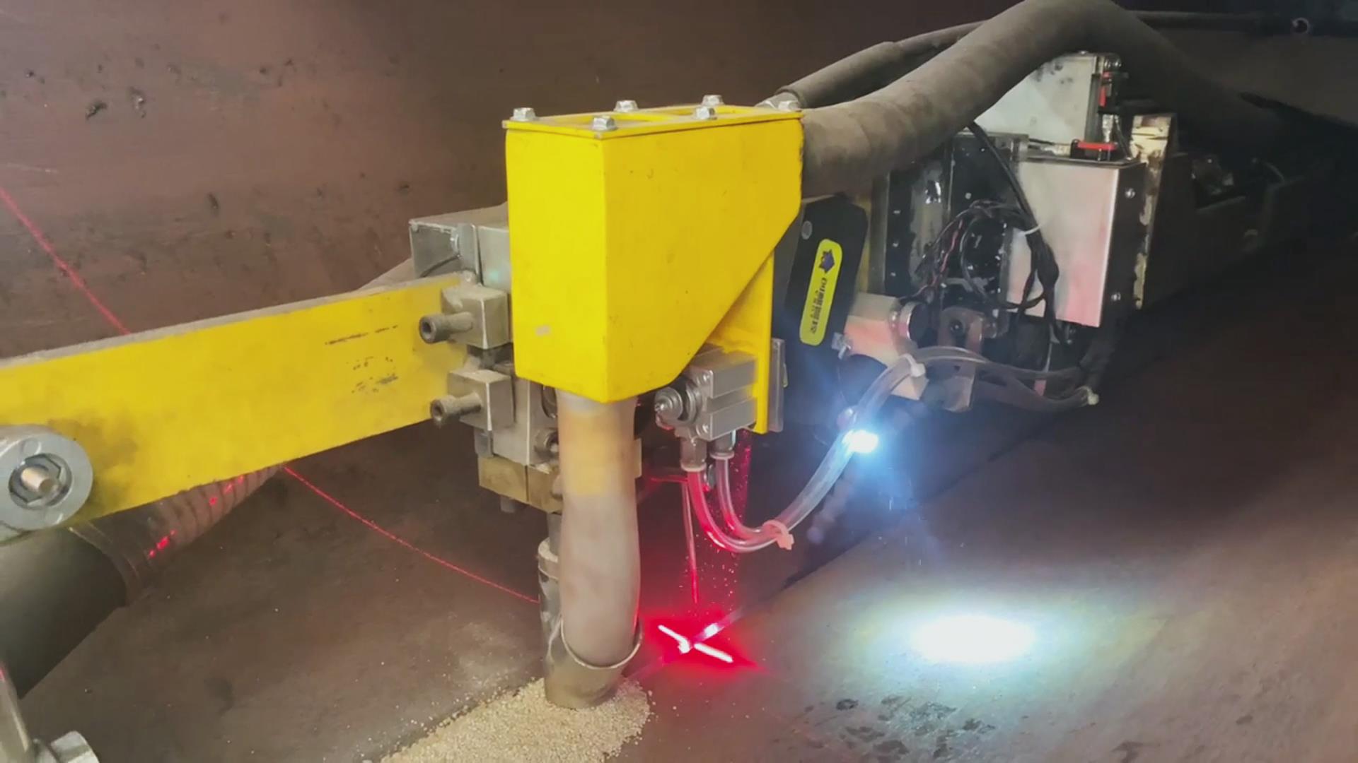 激光焊縫跟蹤傳感器助力石油管道焊接自動化，實(shí)現(xiàn)高效精準(zhǔn)升級